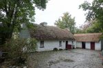 PICTURES/Bunratty Castle and Folk Village/t_Thatched Cottage2.JPG